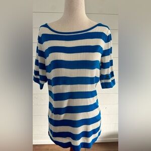 NWT! NEW YORK & COMPANY BLUE AND WHITE STRIPED SHIRT 
SIZE: MEDIUM